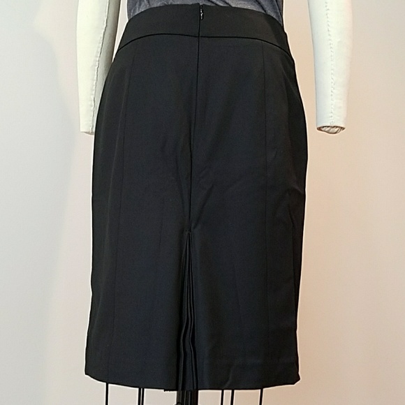 LOFT Pencil skirt with pockets - Picture 3 of 3
